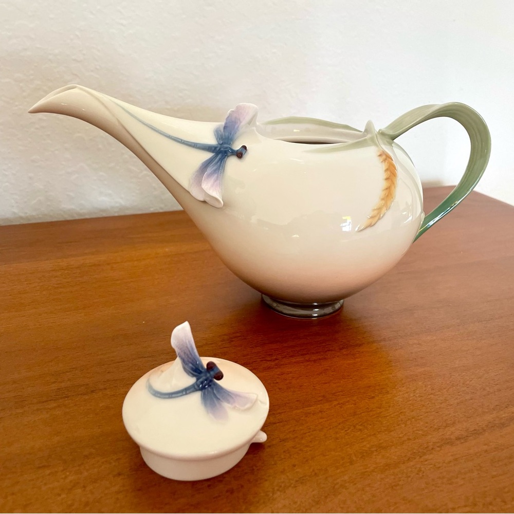 FRANZ Dragonfly Hand Painted & Signed Jan Woo Porcelain Teapot Art Nouveau NEW